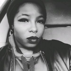 Meet your Posher, Chanel